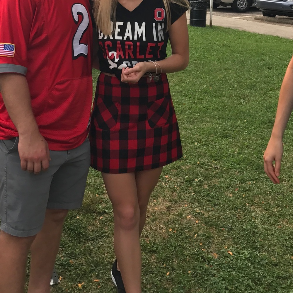 H&M Red and Black plaid pattern mini skirt